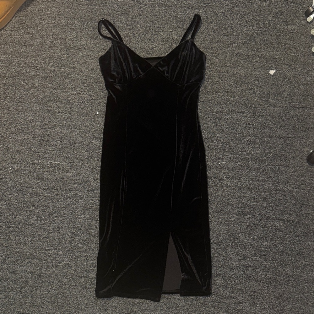 Forever 21 Black Velvet Midi Dress